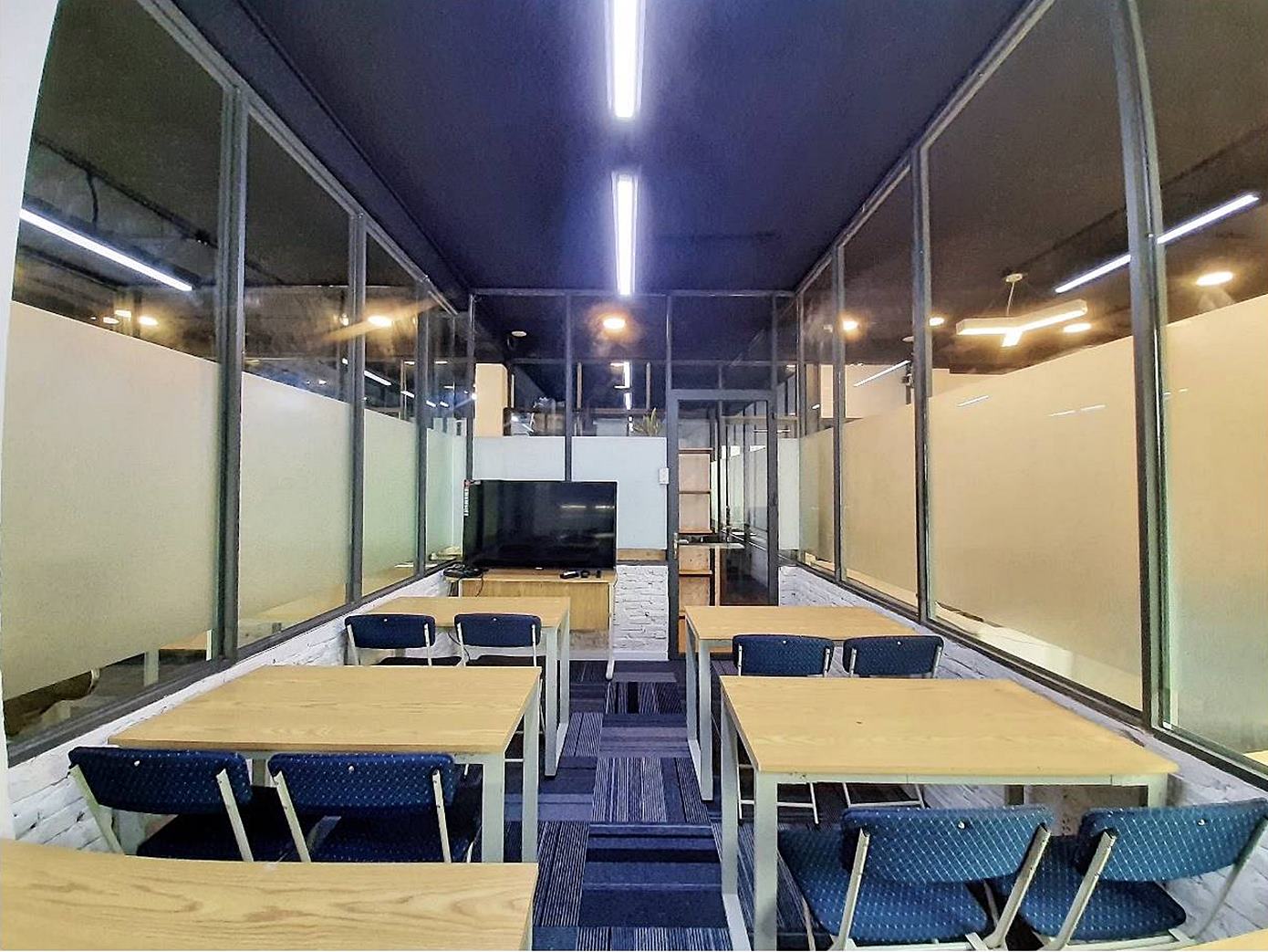 Văn phòng trọn gói TP Office, Huỵen Bình Chánh, TP.HCM - Vlook.vn