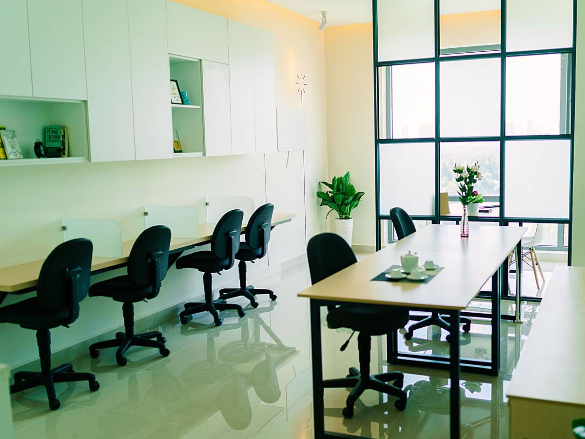 Văn phòng trọn gói Unit Office, Golden King Building, 15 Nguyễn Lương Bằng, Phường Tân Phú, Quận 7 - vlook.vn