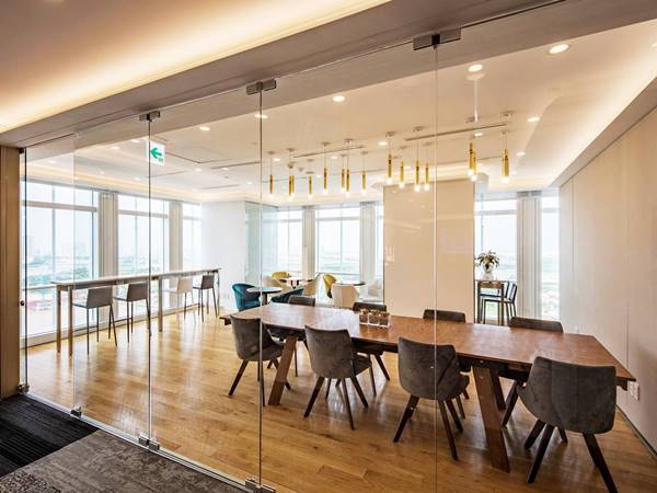 Văn phòng trọn gói CEO SUITE • Vietcombank Tower, 05 Công Trường Mê Linh, Phường Bến Nghé, Quận 1 - Vlook.vn